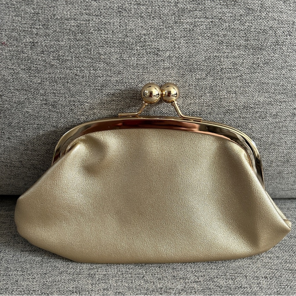 NWOT Marc Jacobs Gold Cosmetic Bag - Picture 3 of 4